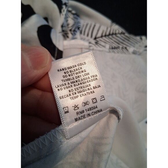 Akira Button Down Top Fringe Open Back Small Floral Zebra Black & White NWT - Picture 8 of 8